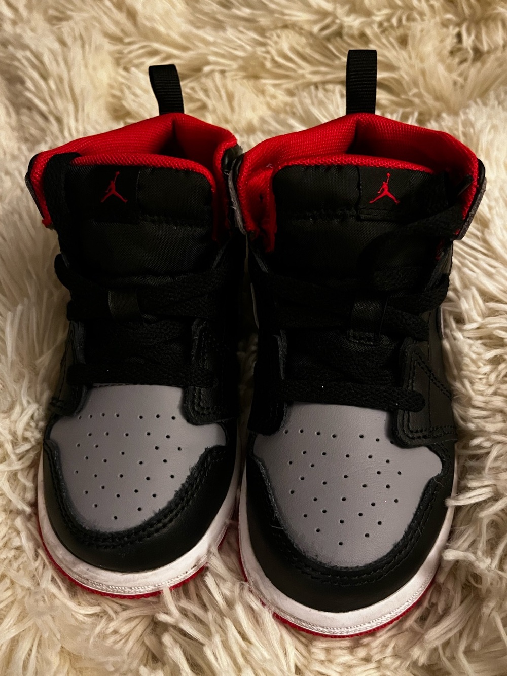 Jordan Kids' High-Top Sneakers in Black/Red/Grey size 9C